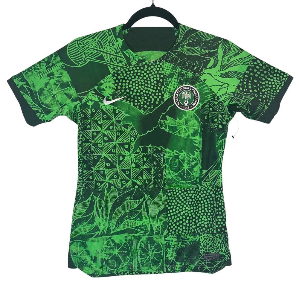 Nike Womens Nigeria Soccer Jersey S Green Graphic Print Dri-FIT Slim Fit DN0702